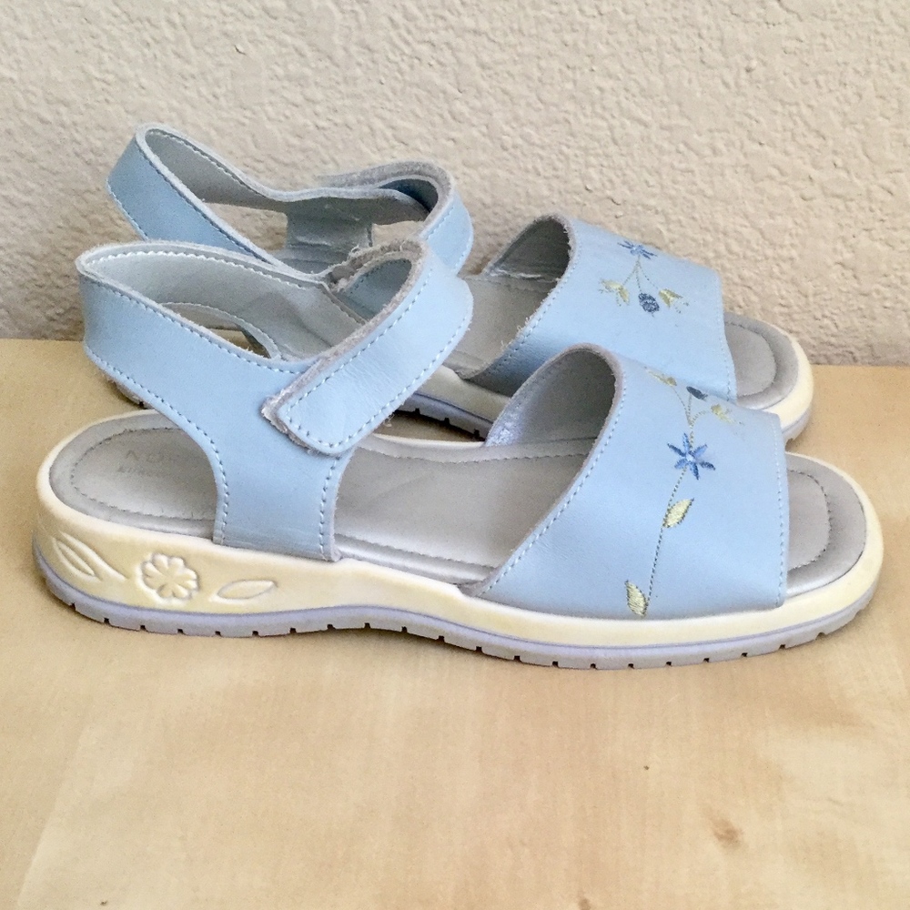 Vintage girl's sandals